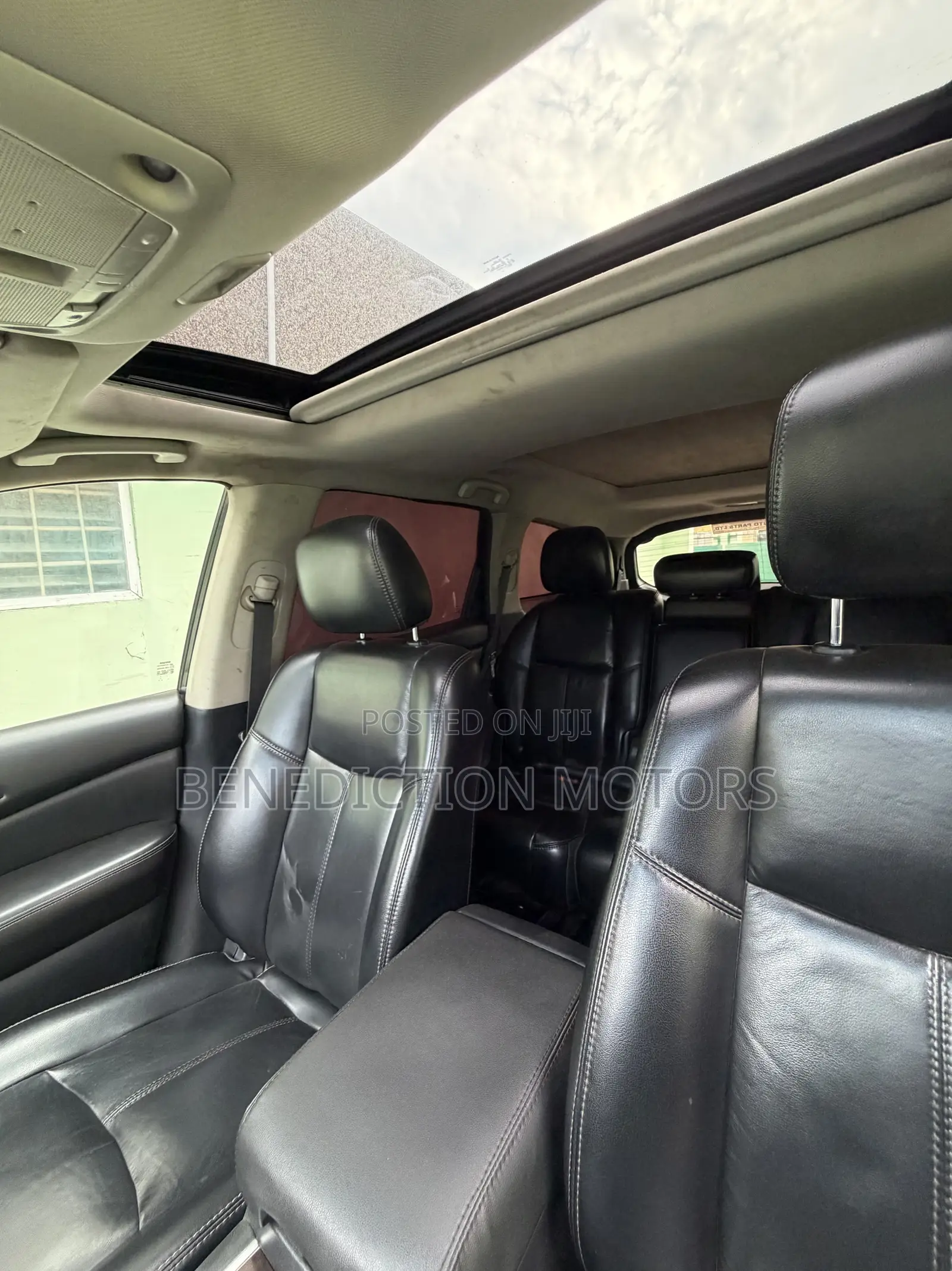 Nissan Pathfinder SV 4dr 4x4 (3.5L 6cyl) 2016 Gray