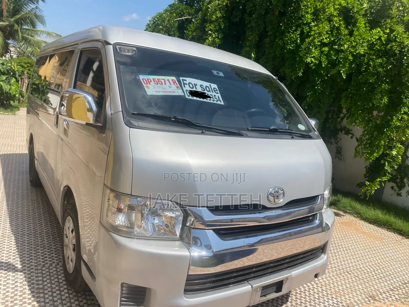 Toyota HiAce 2016 Silver