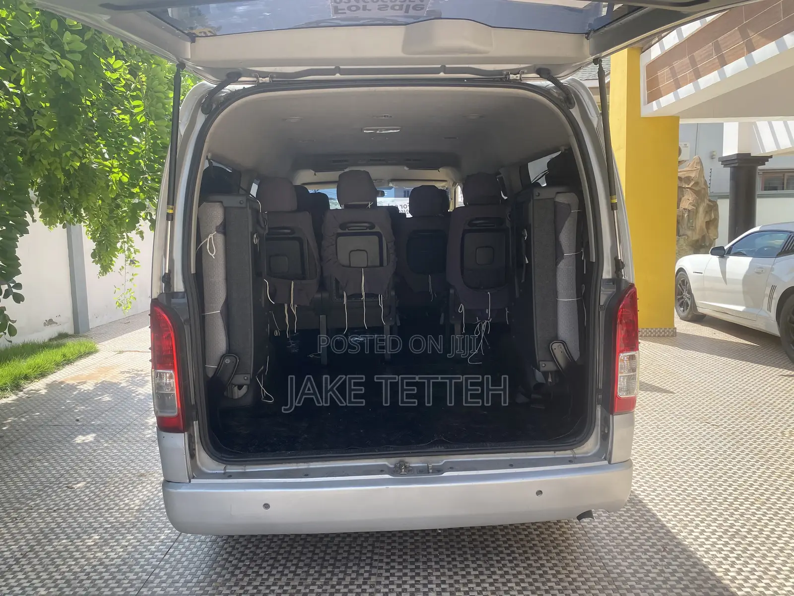 Toyota HiAce 2016 Silver