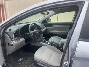 Hyundai Elantra 2017 Silver