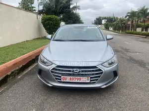 Hyundai Elantra 2017 Silver