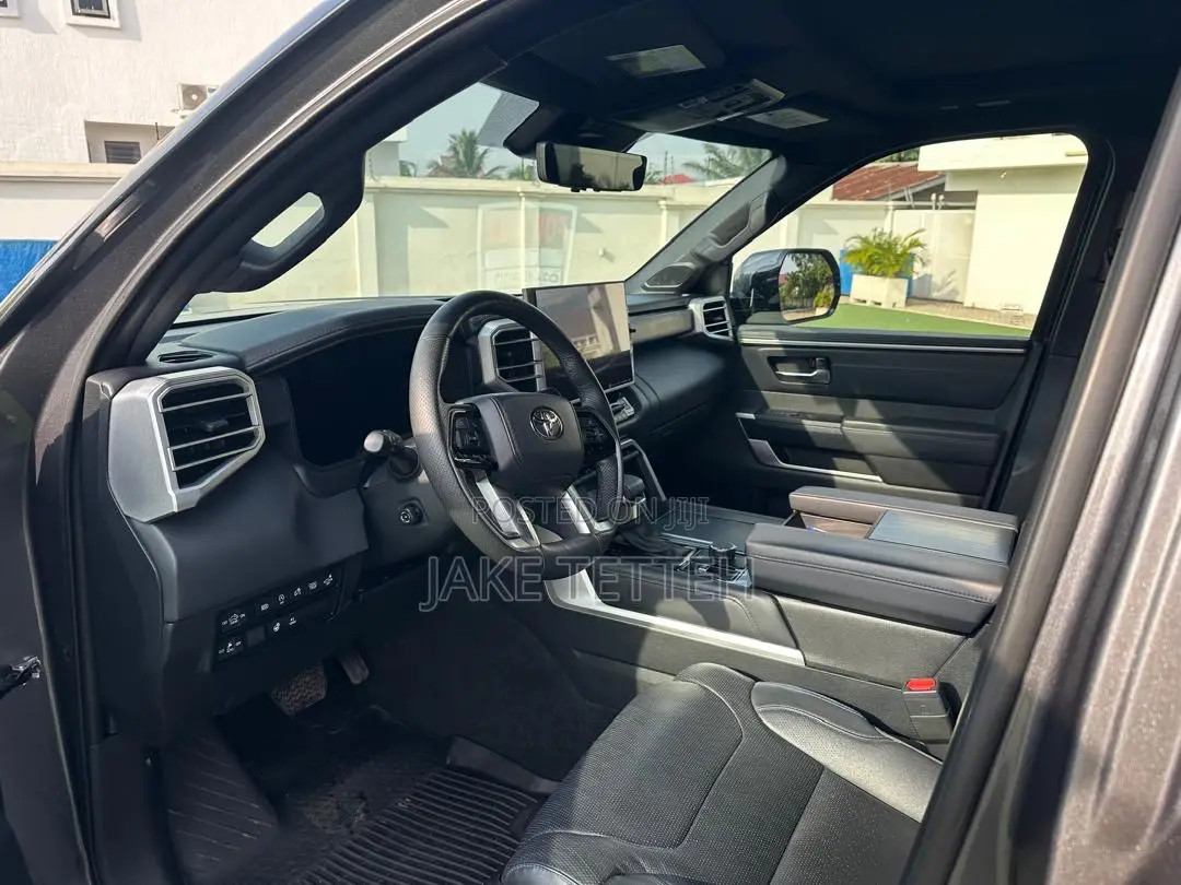 Toyota Tundra 2024 Gray