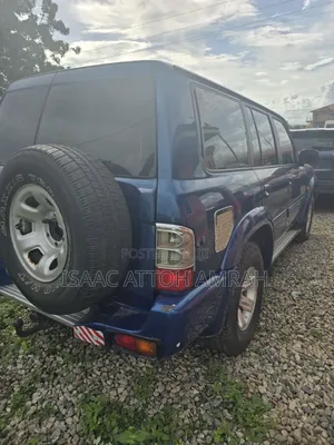 Nissan Patrol 2010 Blue