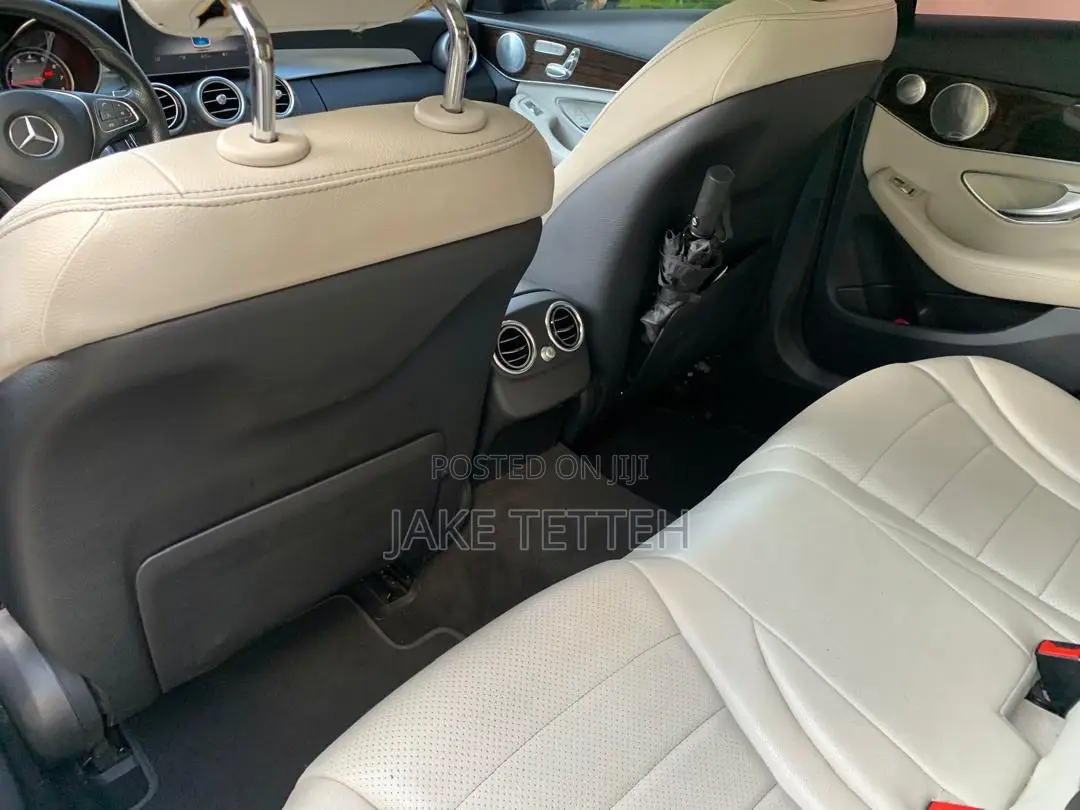 Mercedes-Benz C300 2017 Black