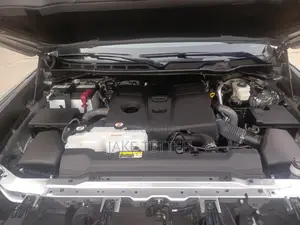 Toyota Tundra 2025 Silver