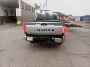 Toyota Tundra 2025 Silver