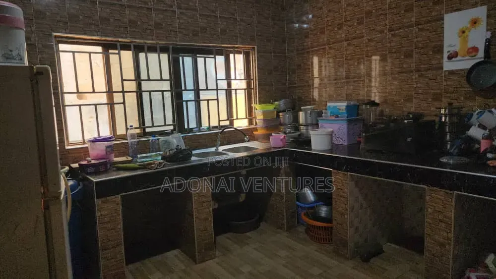4bdrm House in Santasi Trede, Kumasi Metropolitan for sale