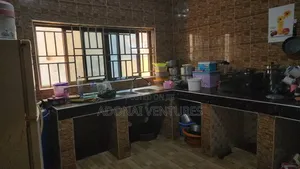 4bdrm House in Santasi Trede, Kumasi Metropolitan for sale