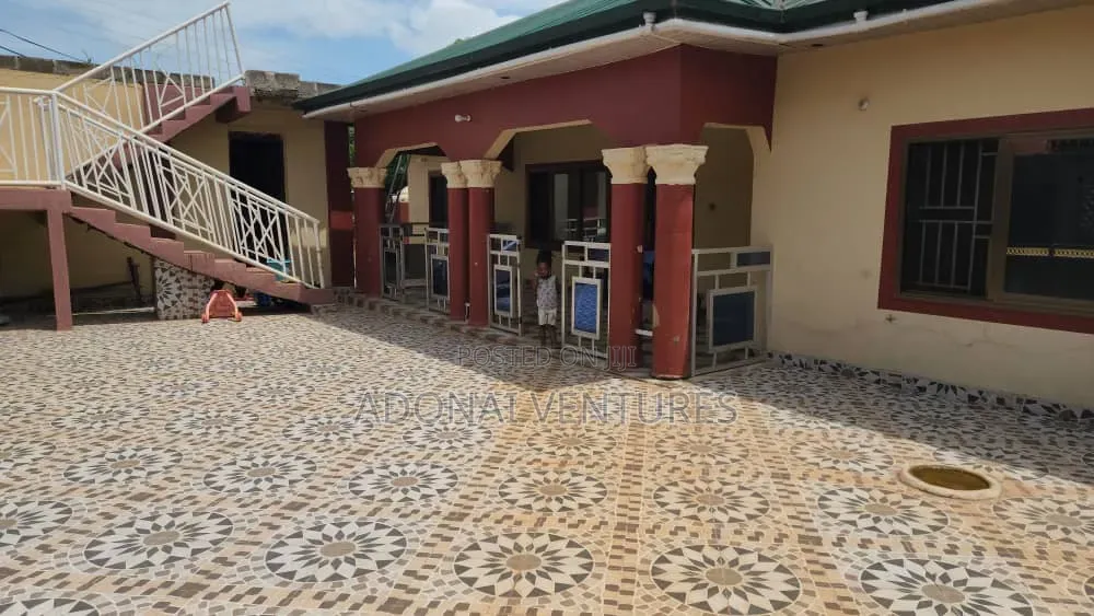 4bdrm House in Santasi Trede, Kumasi Metropolitan for sale