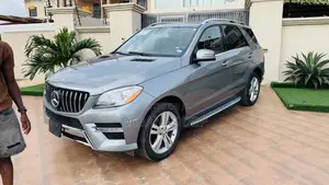 Mercedes-Benz M Class ML350 4MATIC 4dr SUV AWD (3.5L 6cyl 7A) 2015 Gray