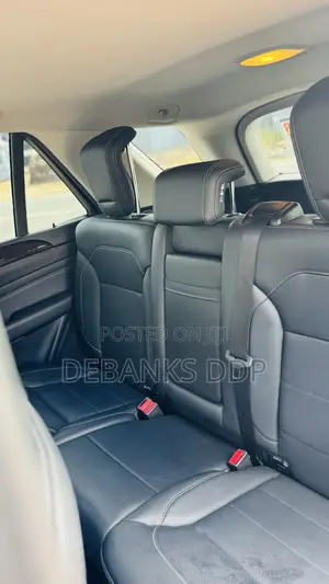 Mercedes-Benz M Class ML350 4MATIC 4dr SUV AWD (3.5L 6cyl 7A) 2015 Gray
