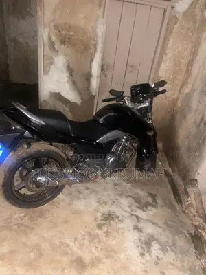 Suzuki GSR 1999 Black