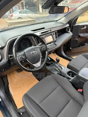 Toyota RAV4 XLE 4dr SUV (2.5L 4cyl 6A) 2018 Black
