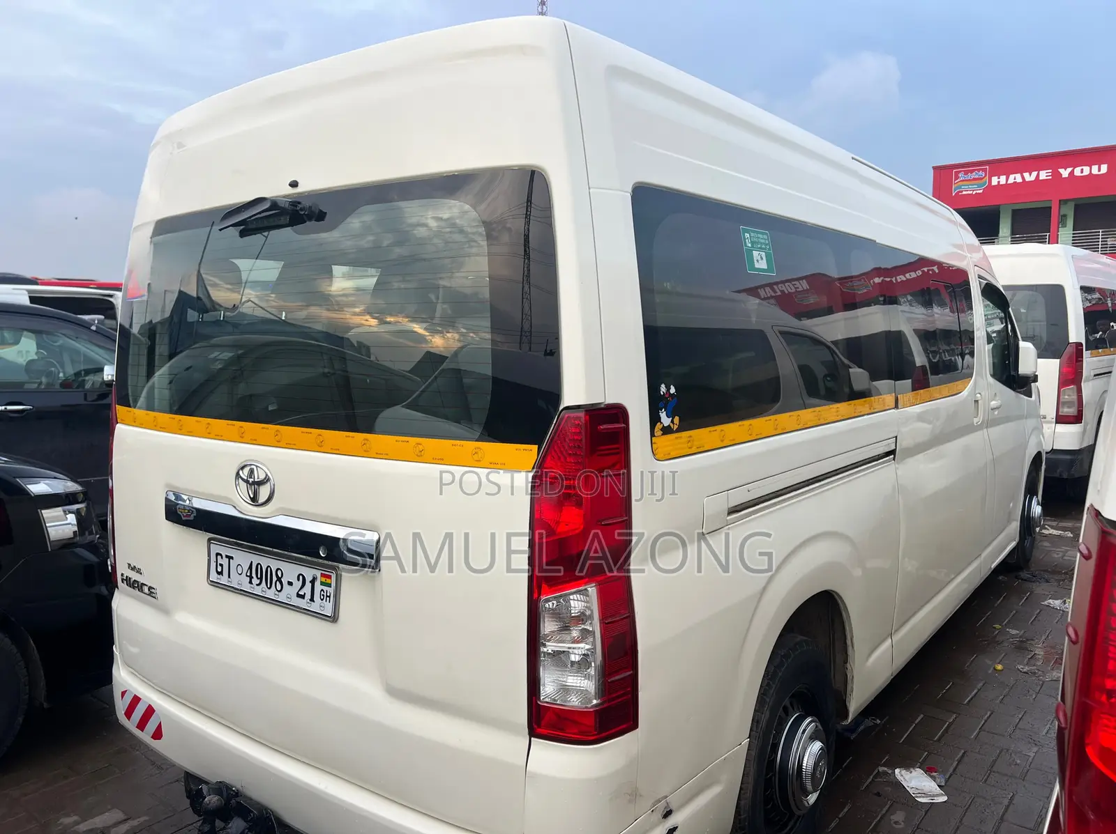 Toyota HiAce 2021 White