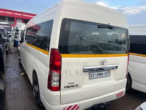 Toyota HiAce 2021 White