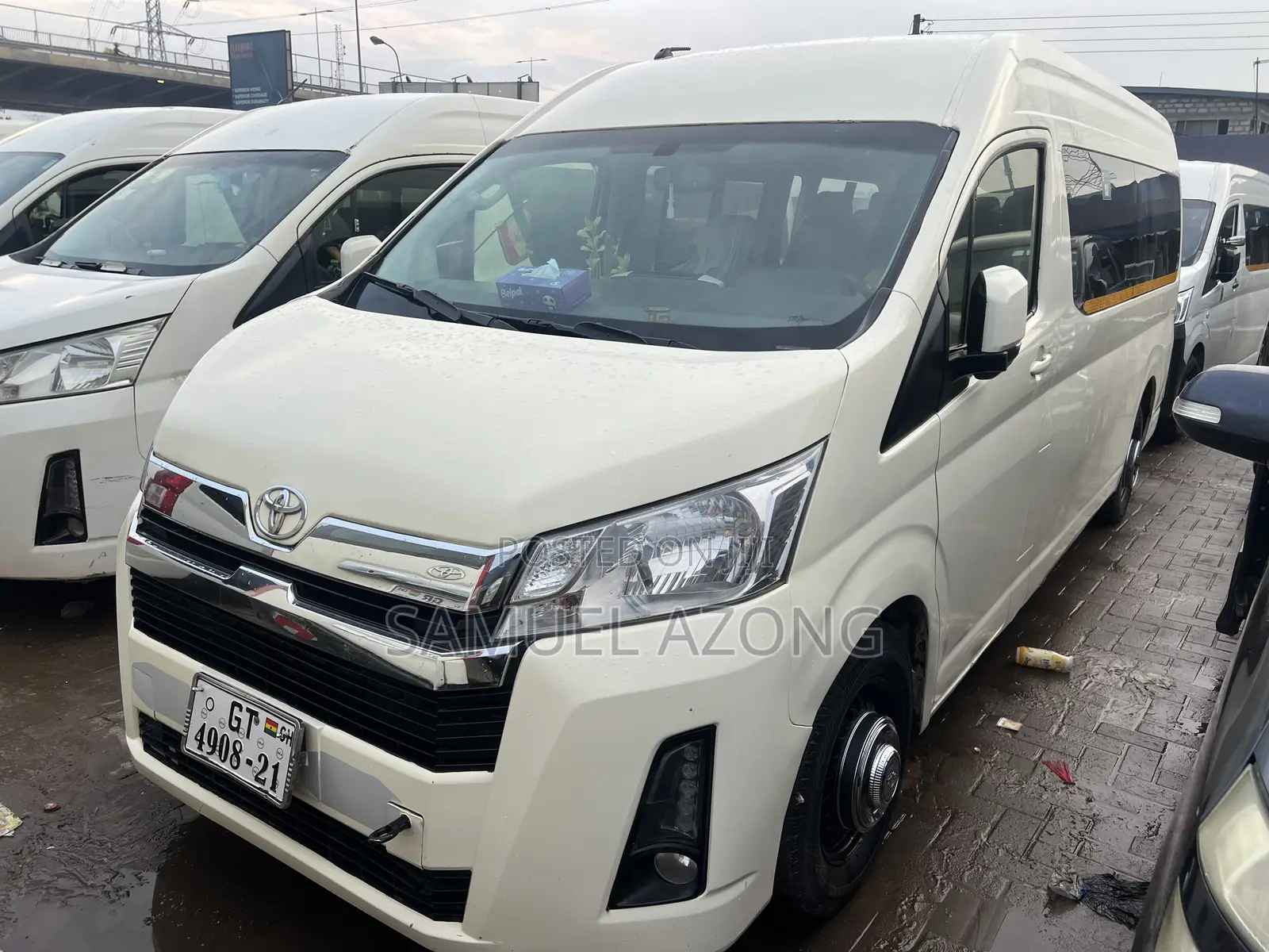 Toyota HiAce 2021 White