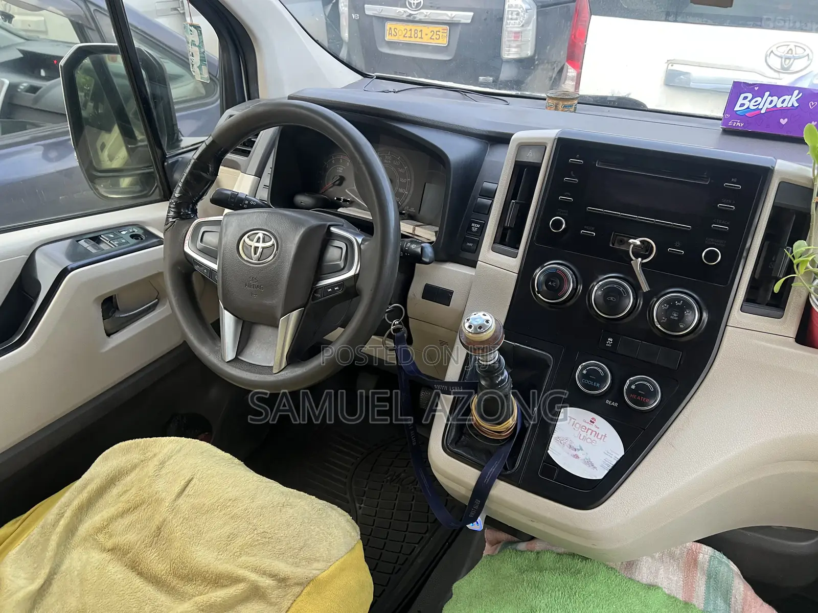 Toyota HiAce 2021 White