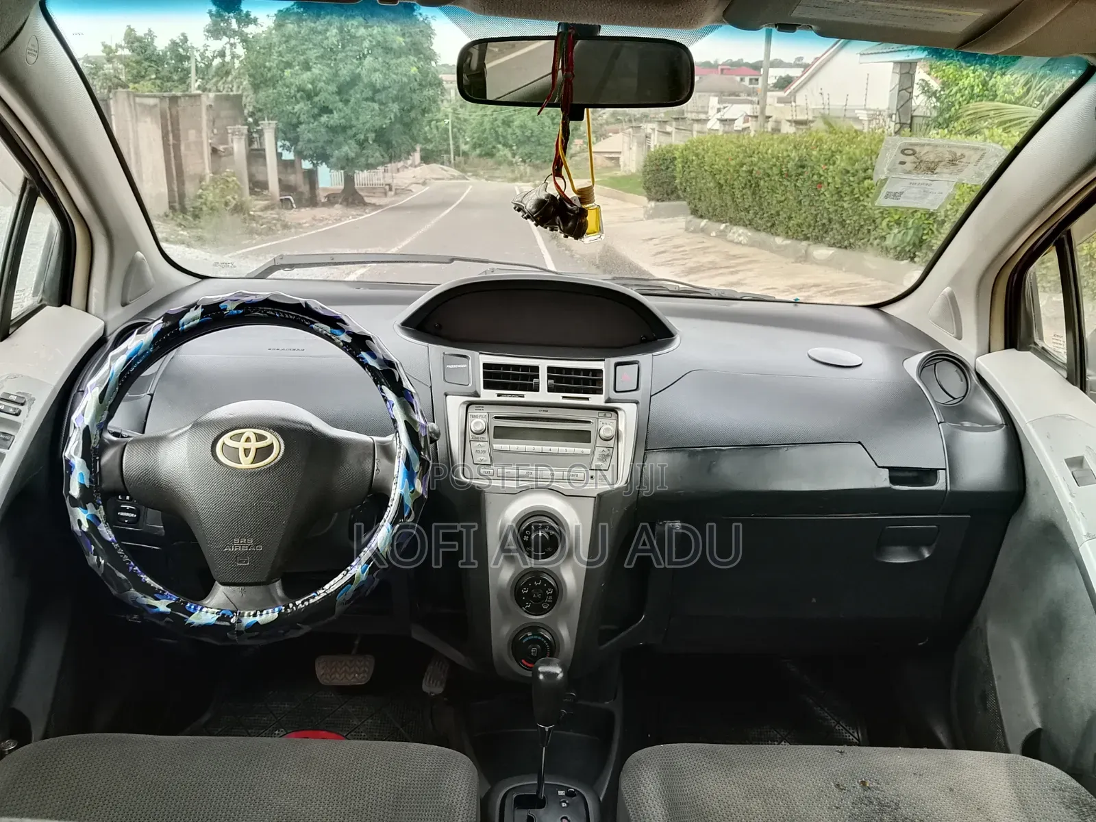 Toyota Vitz 2010 Brown
