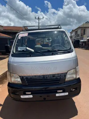 Nissan Caravan (Urvan) 2007 Silver