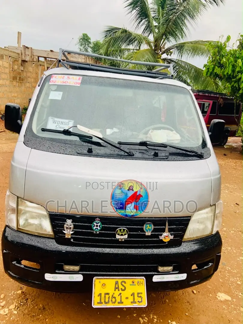 Nissan Caravan (Urvan) 2007 Silver