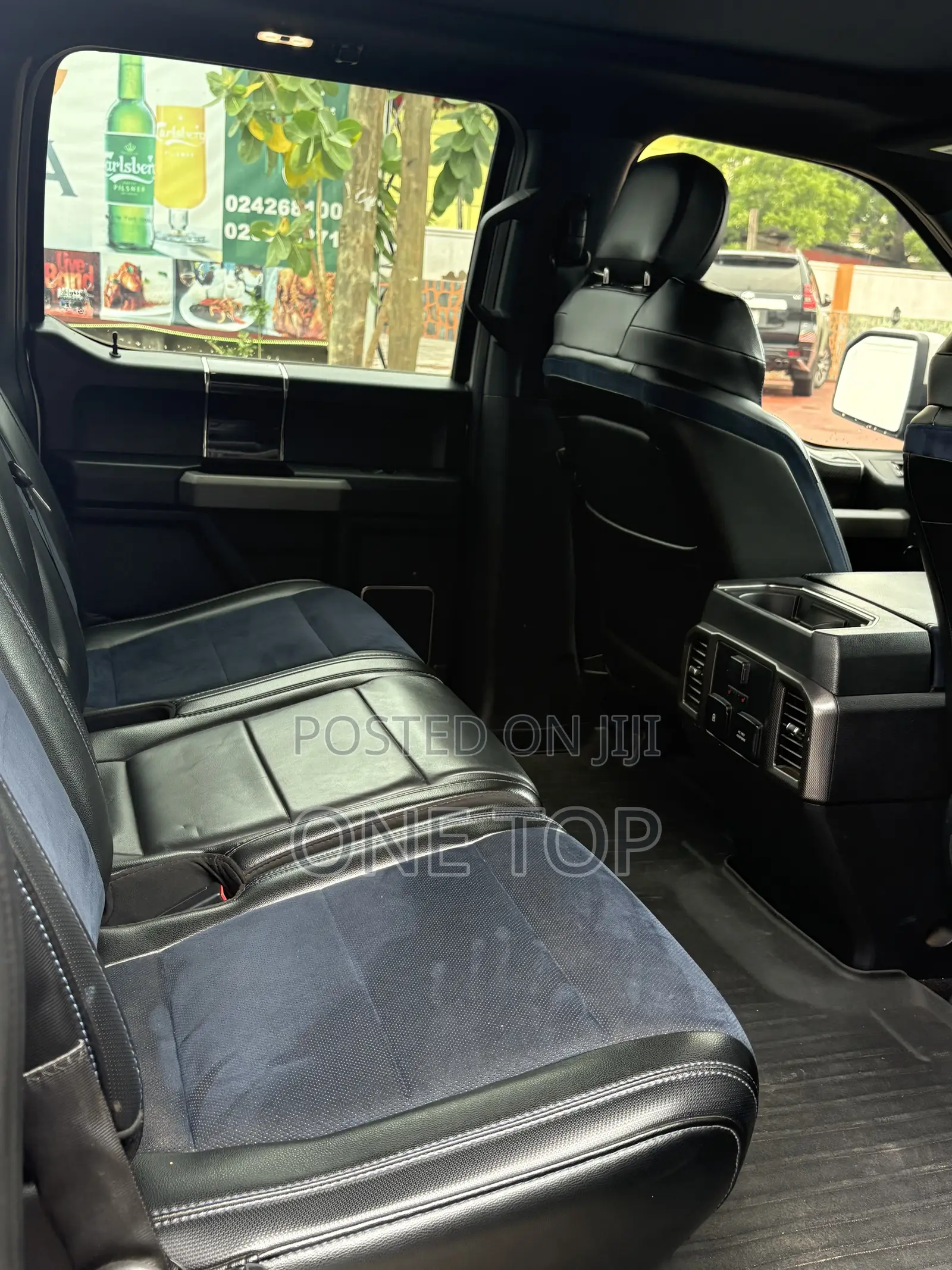 Ford F-150 Raptor 4x4 SuperCrew Cab Styleside 5.5 ft. box 145 in. WB Silver