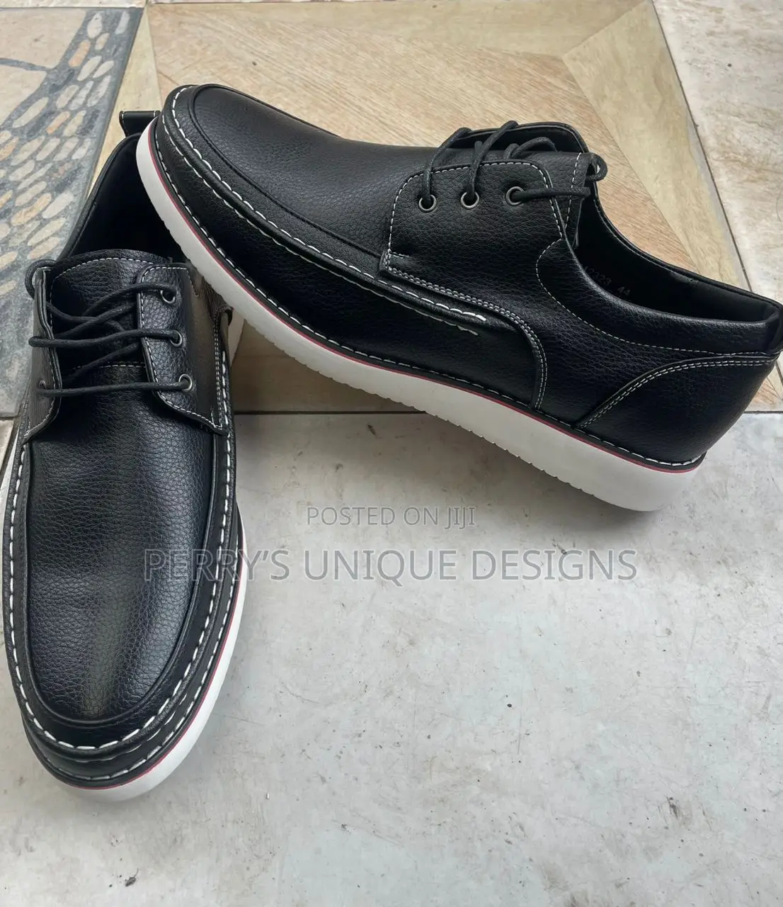 Men's Classic Lace-Up Casual Comfort Shoes