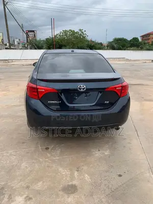 Toyota Corolla SE 4dr Sedan (1.8L 4cyl CVT) 2017