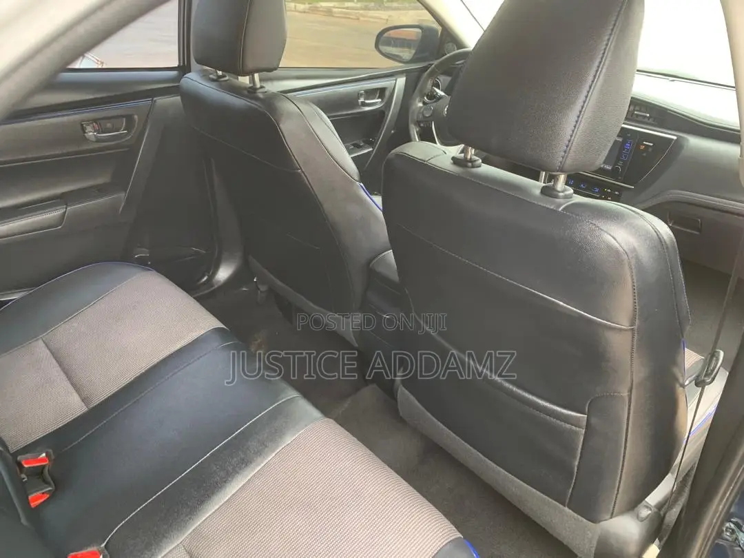 Toyota Corolla SE 4dr Sedan (1.8L 4cyl CVT) 2017