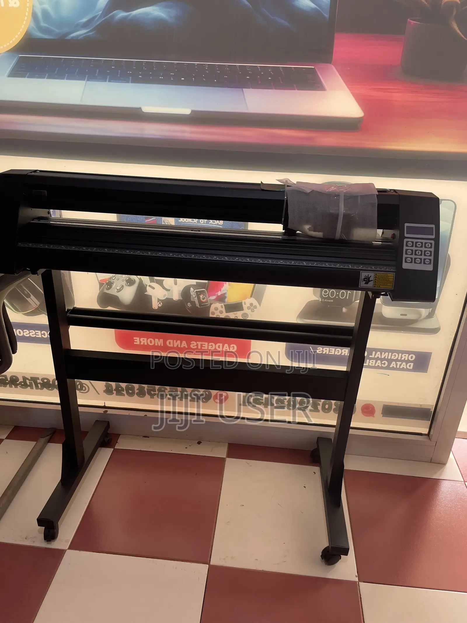 95% New Plotter Cutter 2.5ft