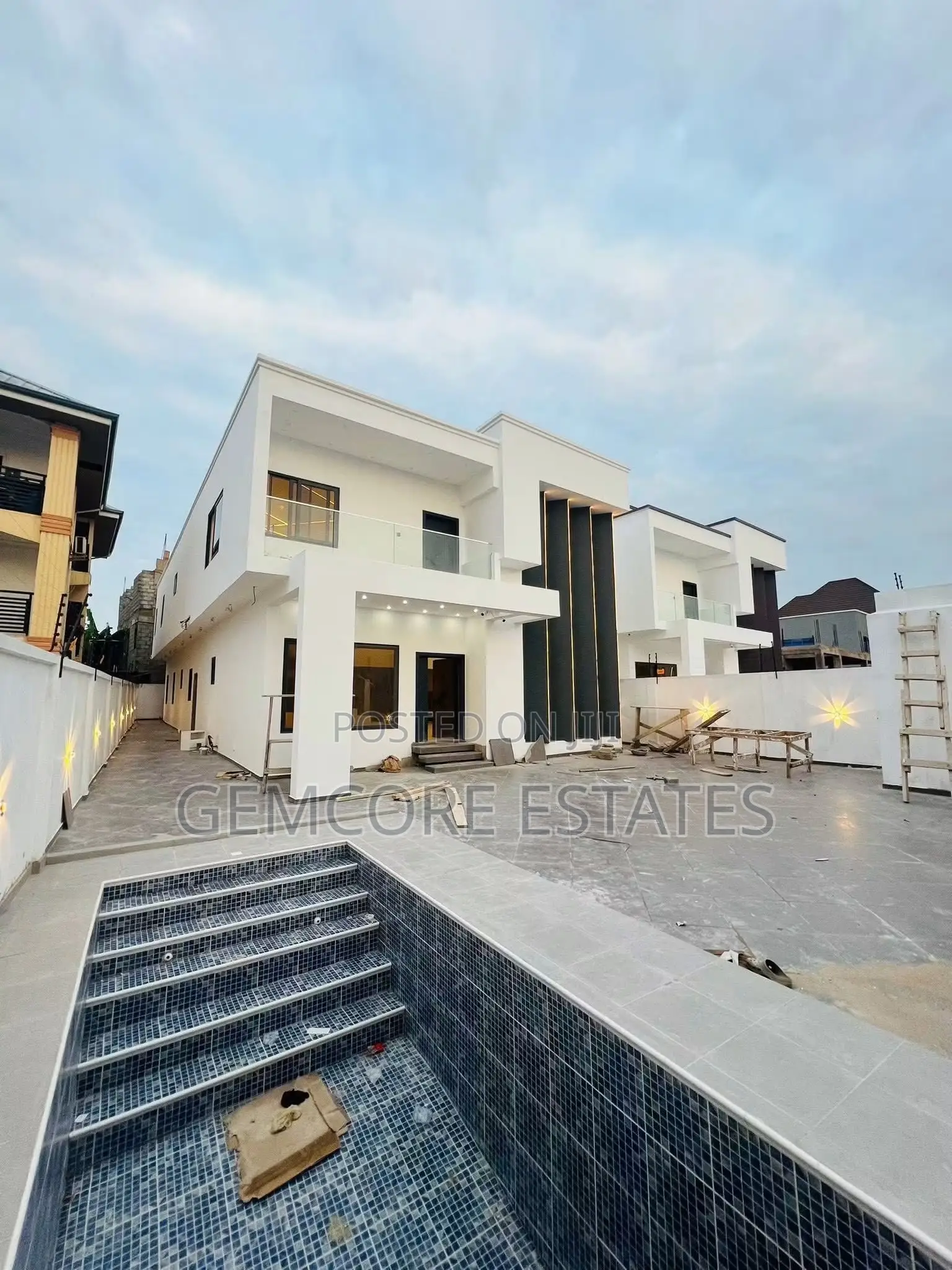 4bdrm House in School Junction, East Legon for sale