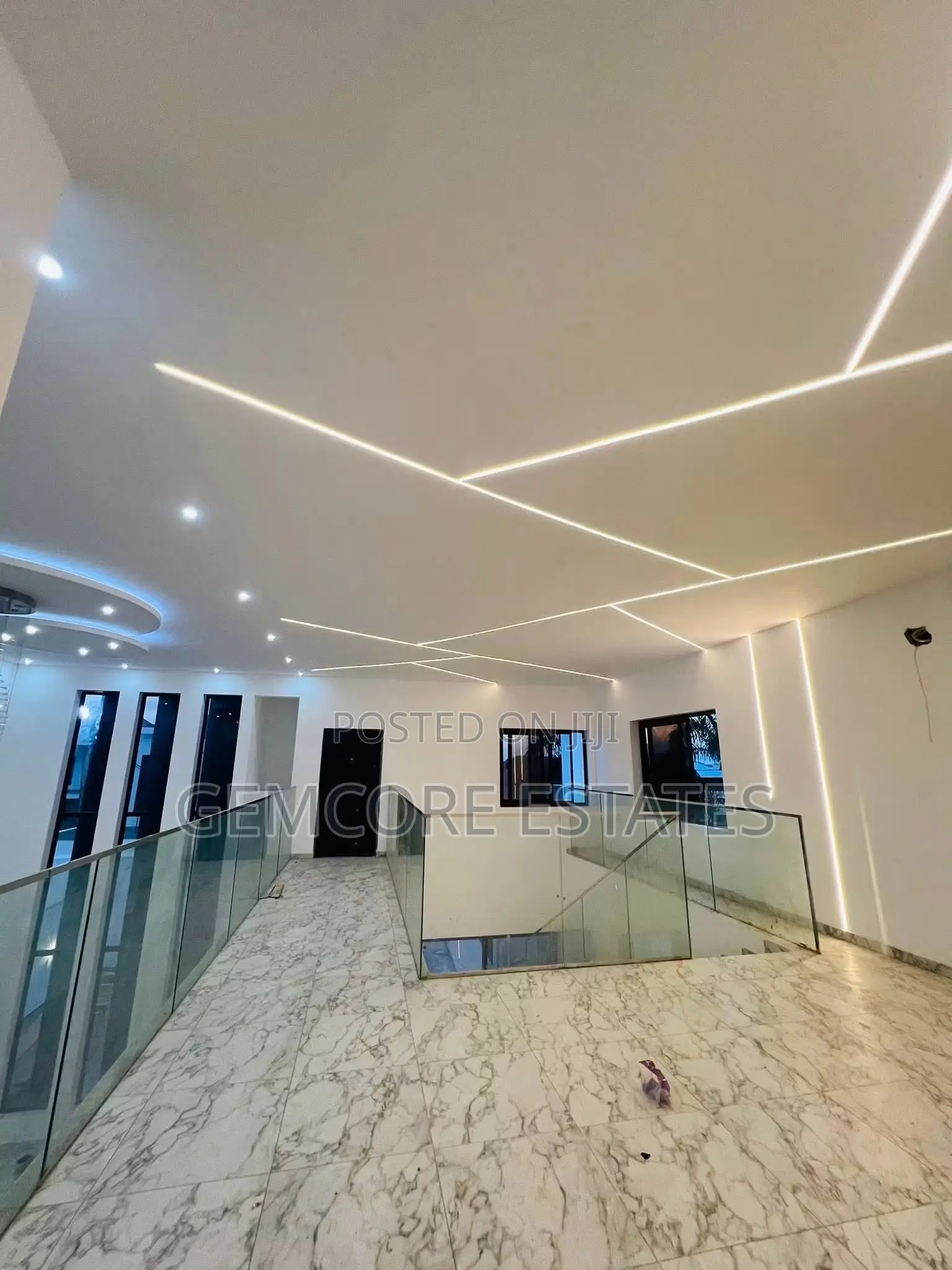 4bdrm House in School Junction, East Legon for sale