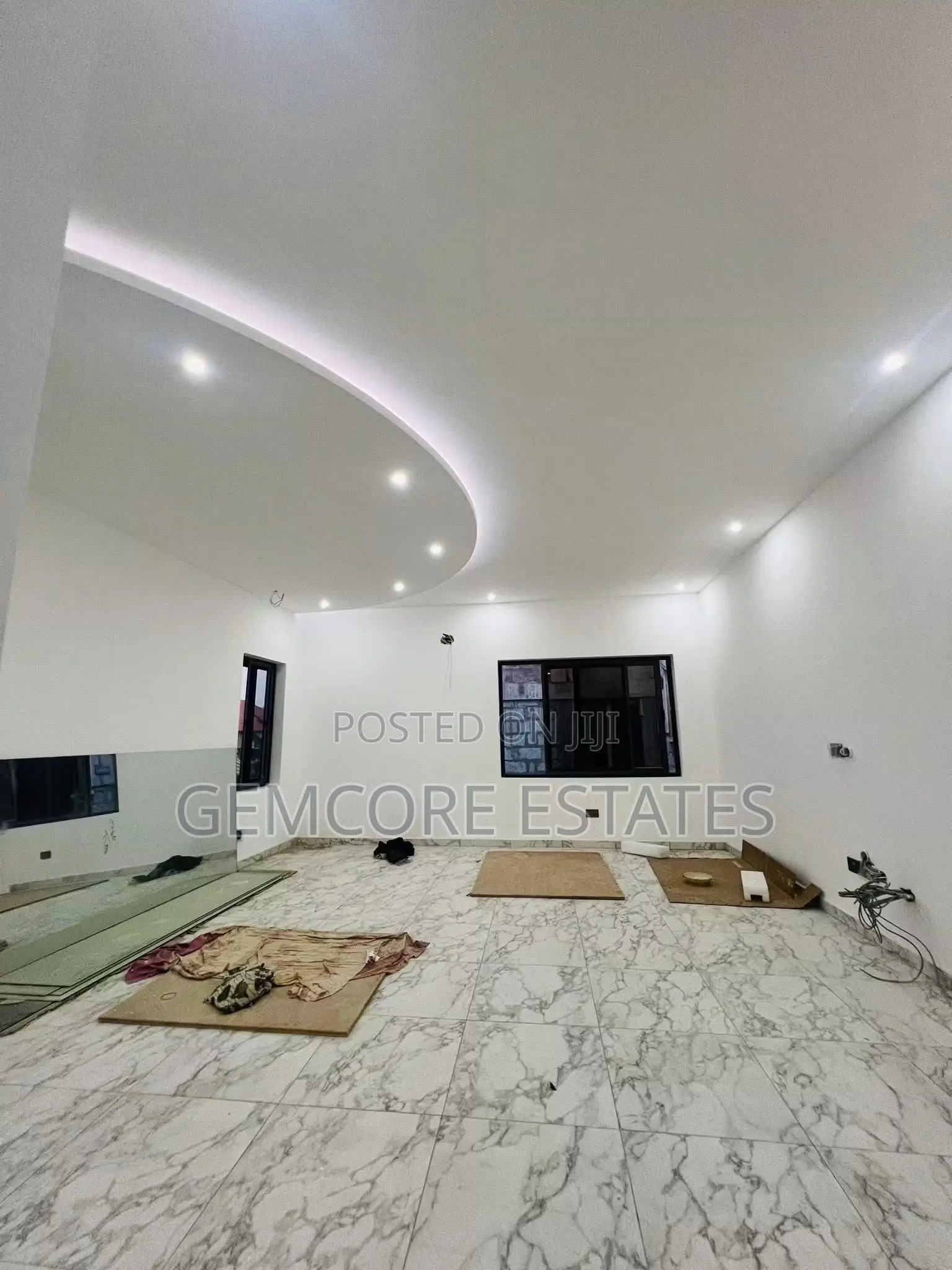 4bdrm House in School Junction, East Legon for sale