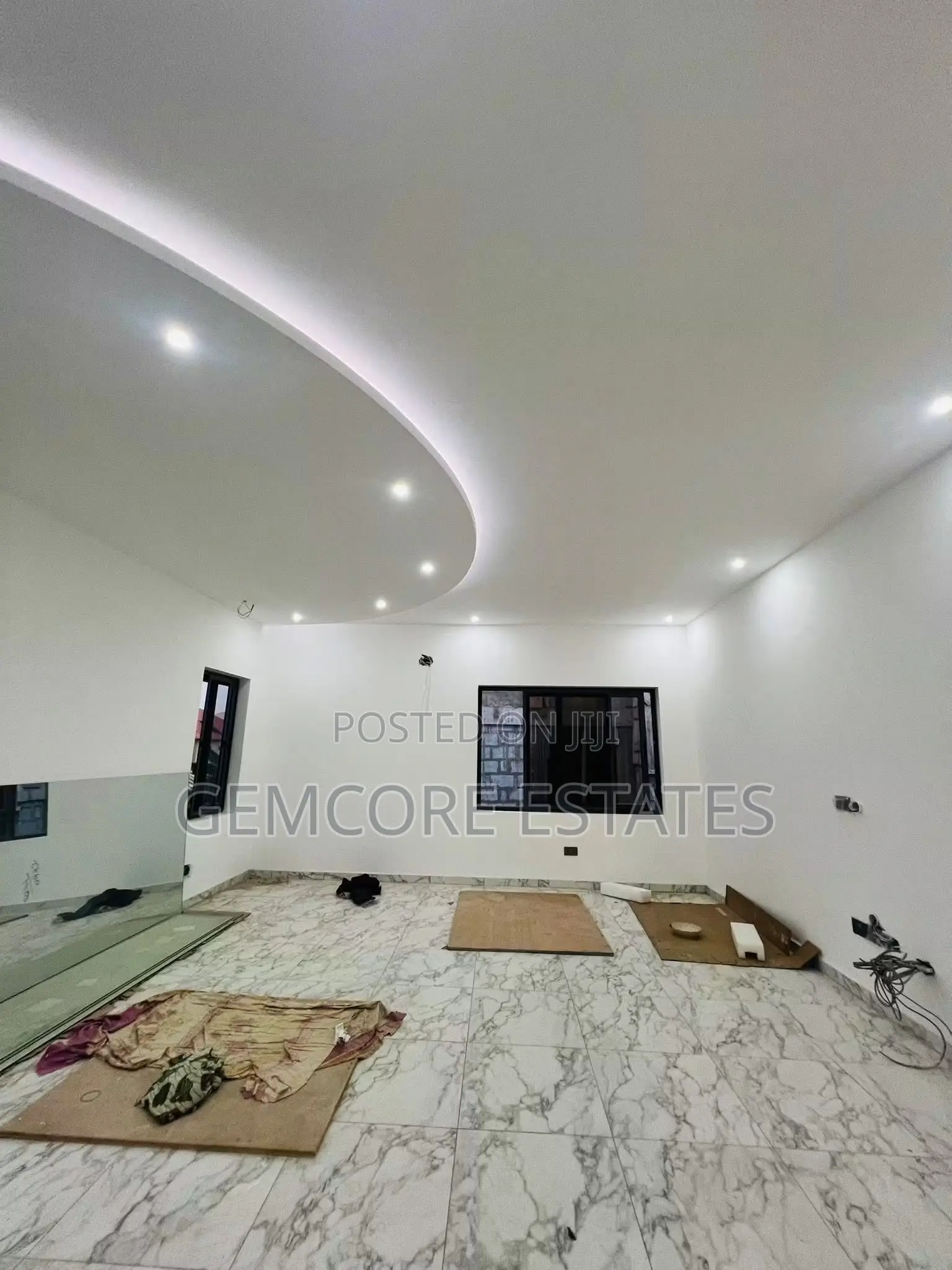 4bdrm House in School Junction, East Legon for sale