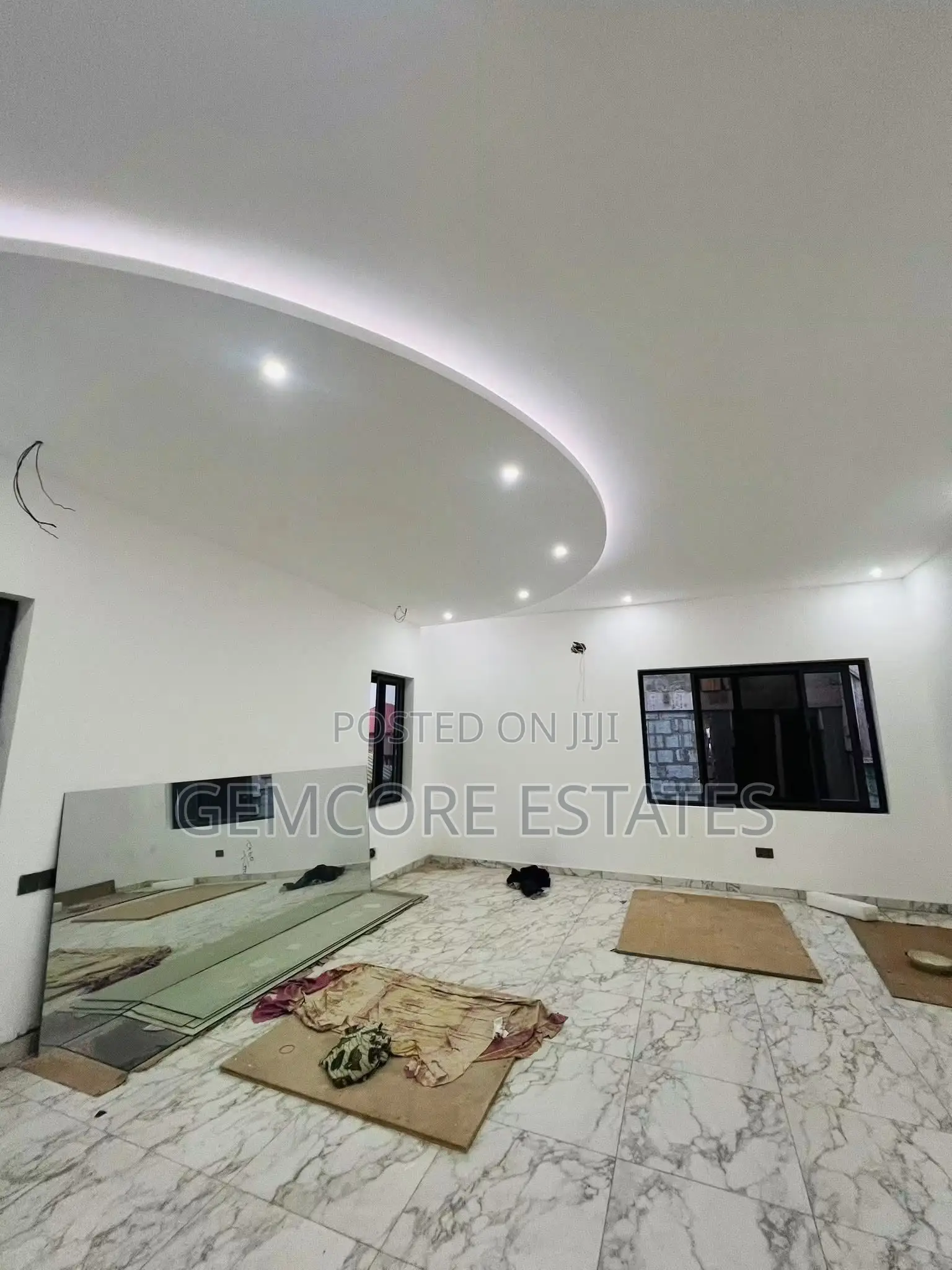 4bdrm House in School Junction, East Legon for sale