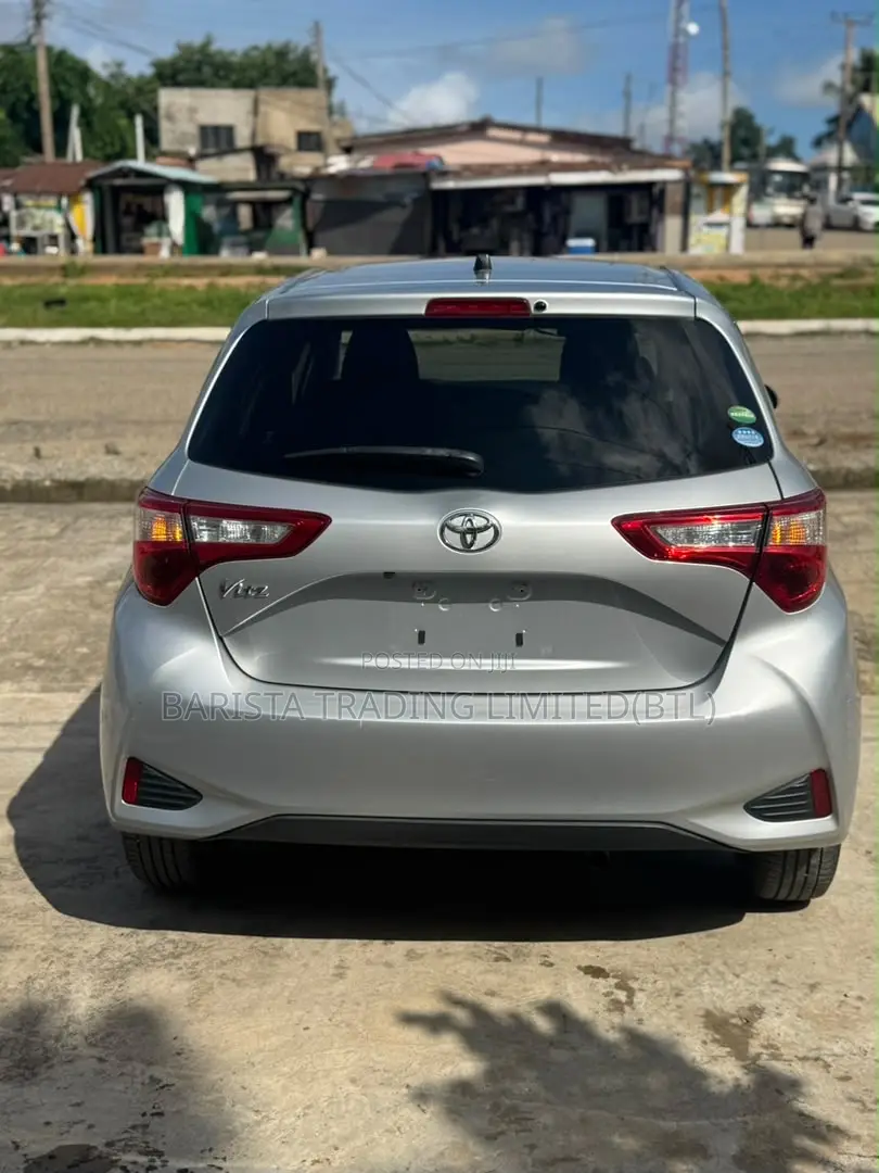 Toyota Vitz 1.3 FWD 5dr 2017 Silver