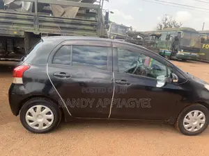 Toyota Vitz 1.0 FWD 3dr 2010 Black