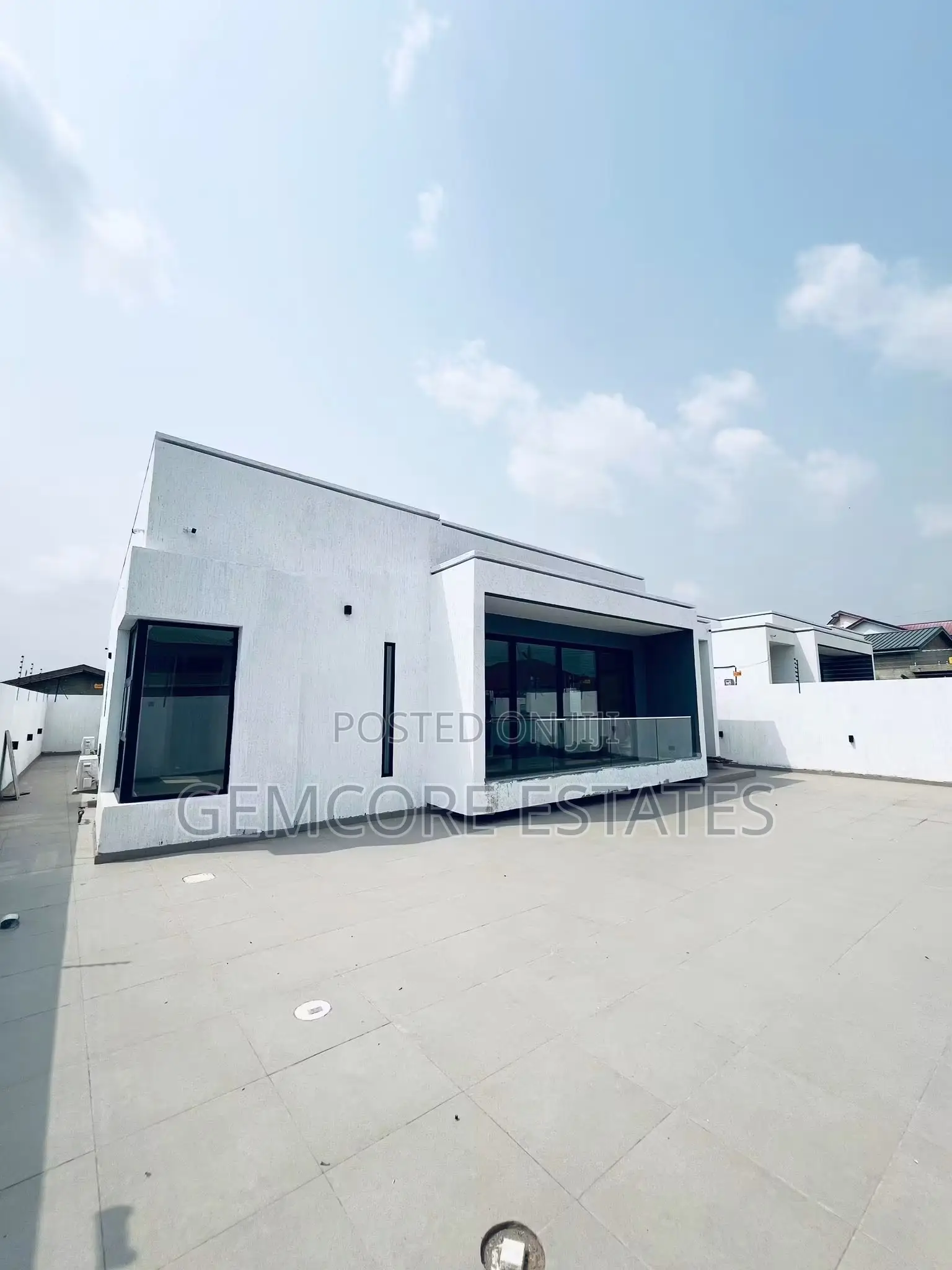 3bdrm House in Lakeside Estate for sale