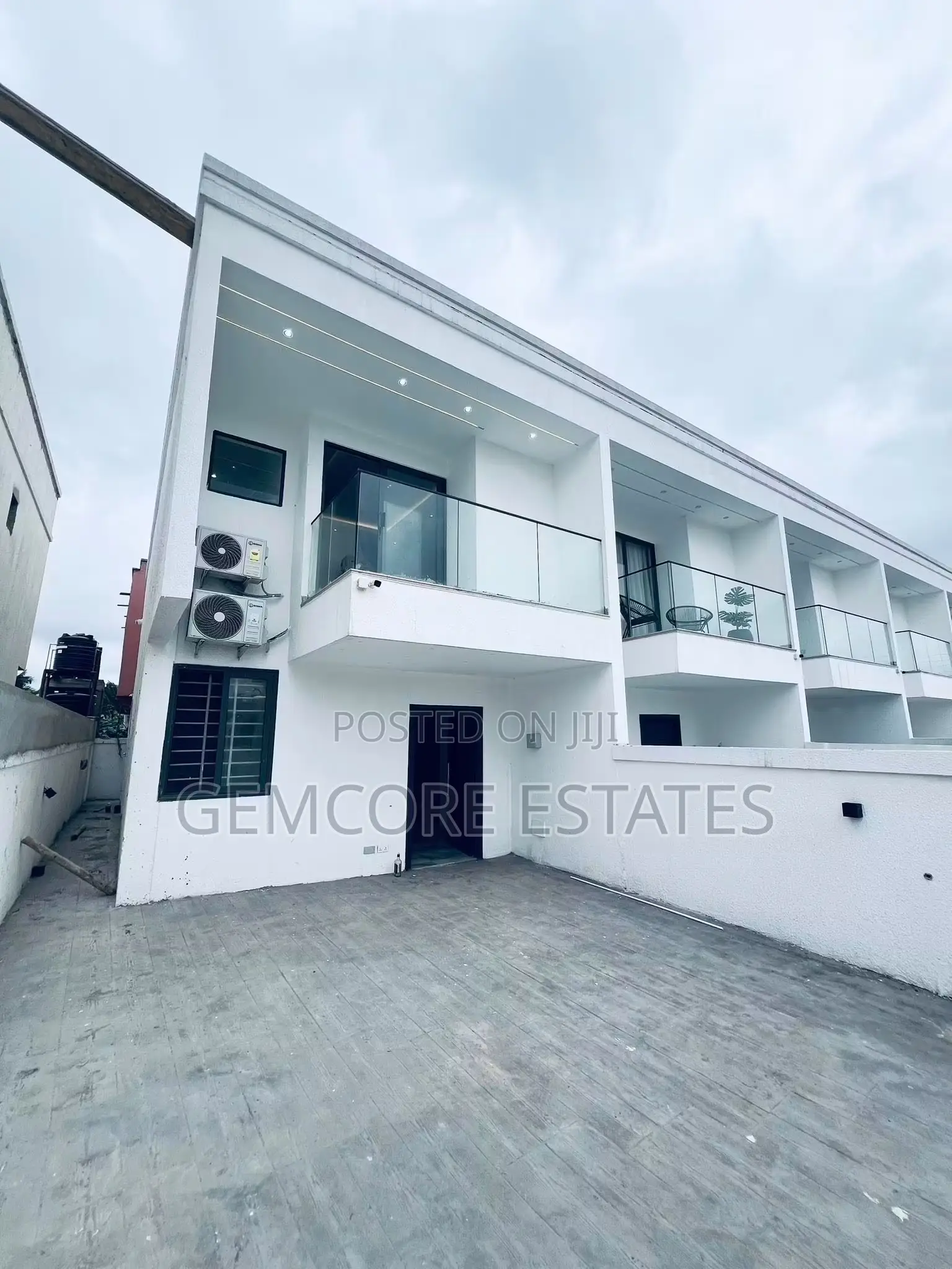 2bdrm Townhouse/Terrace in School Junction, Ashaley Botwe for sale