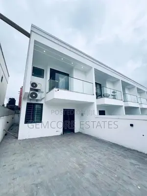 2bdrm Townhouse/Terrace in School Junction, Ashaley Botwe for sale