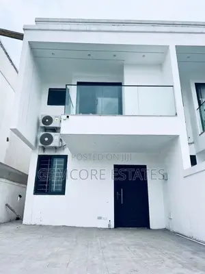2bdrm Townhouse/Terrace in School Junction, Ashaley Botwe for sale
