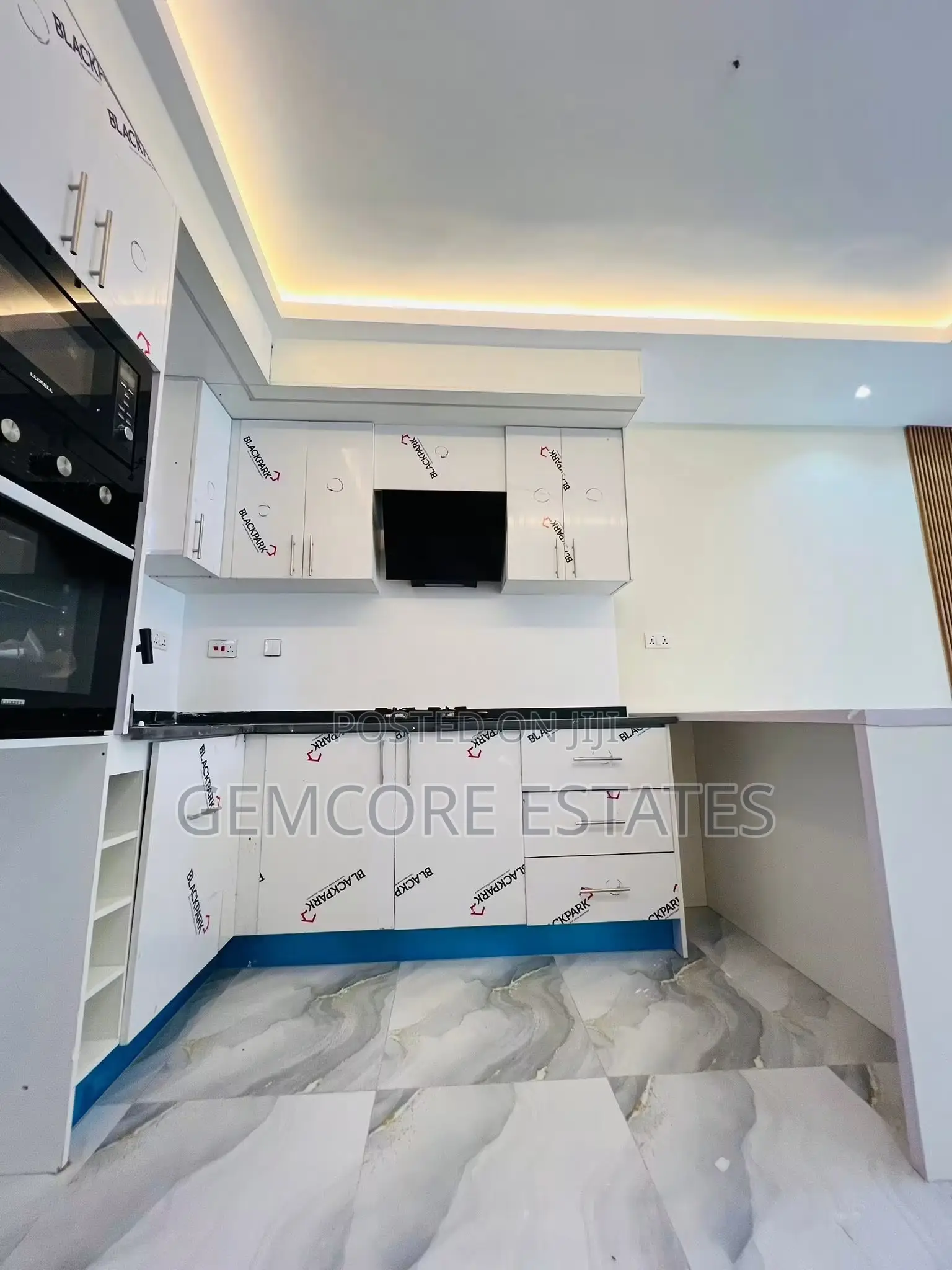 2bdrm Townhouse/Terrace in School Junction, Ashaley Botwe for sale