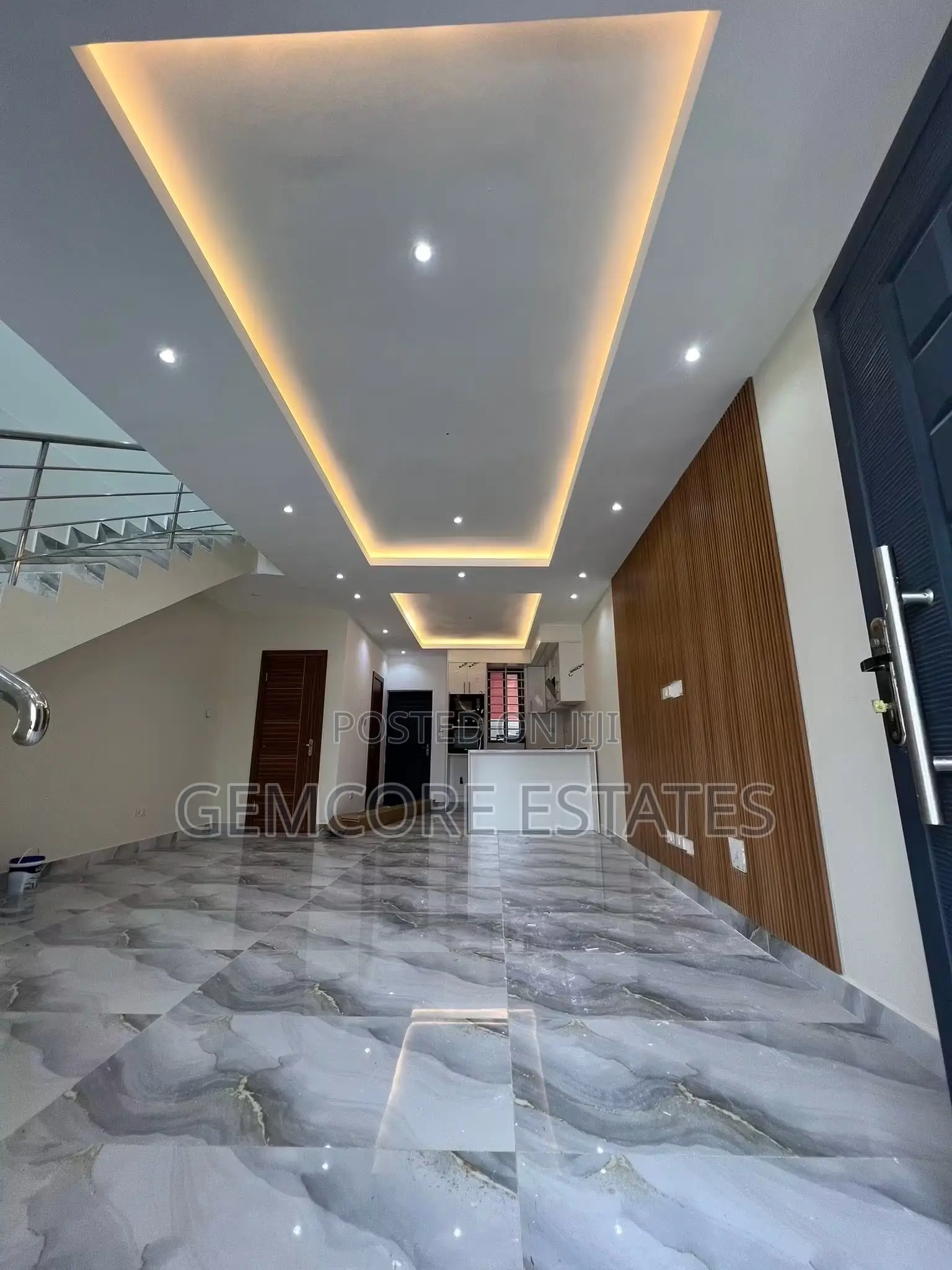 2bdrm Townhouse/Terrace in School Junction, Ashaley Botwe for sale