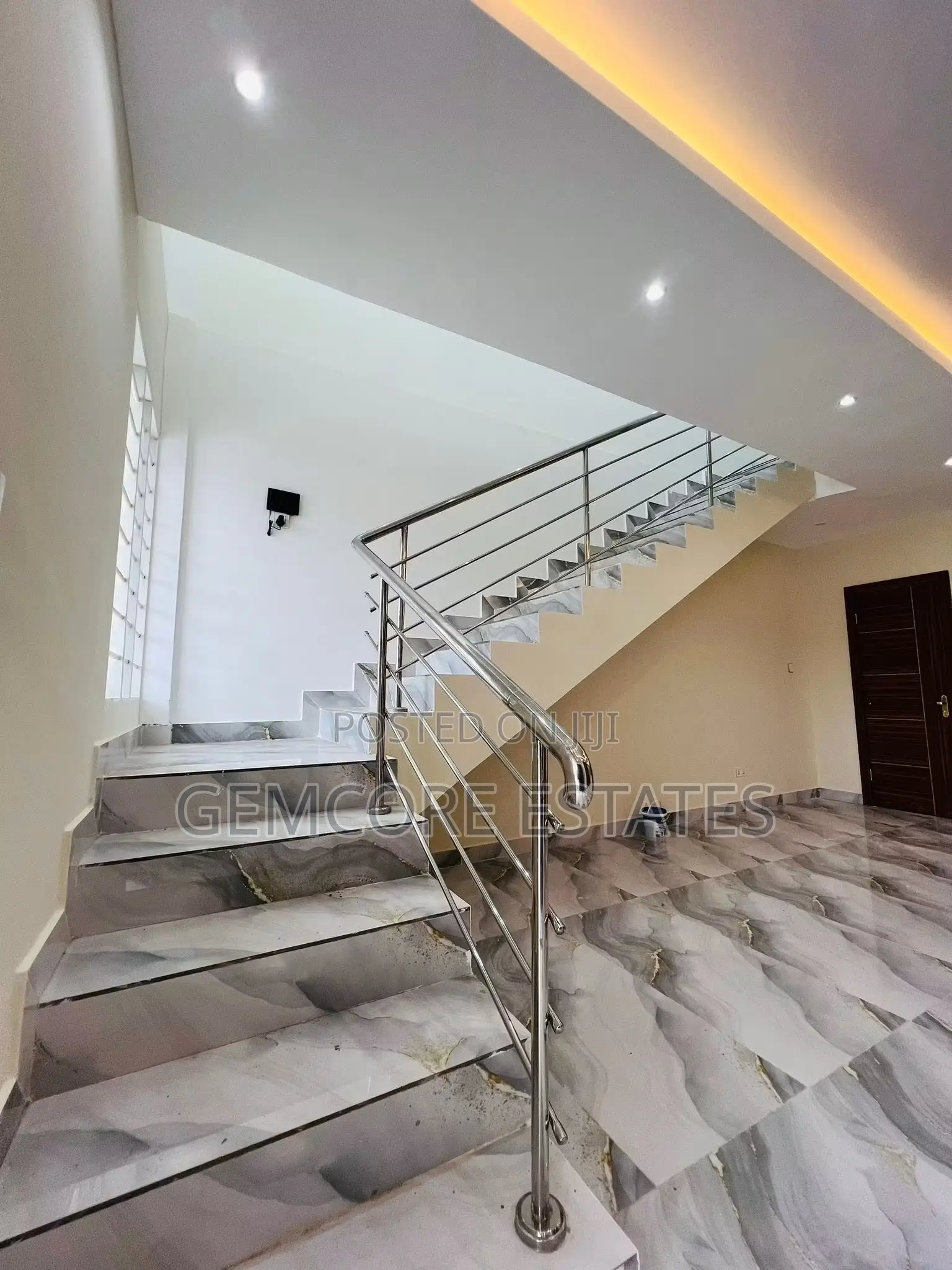 2bdrm Townhouse/Terrace in School Junction, Ashaley Botwe for sale