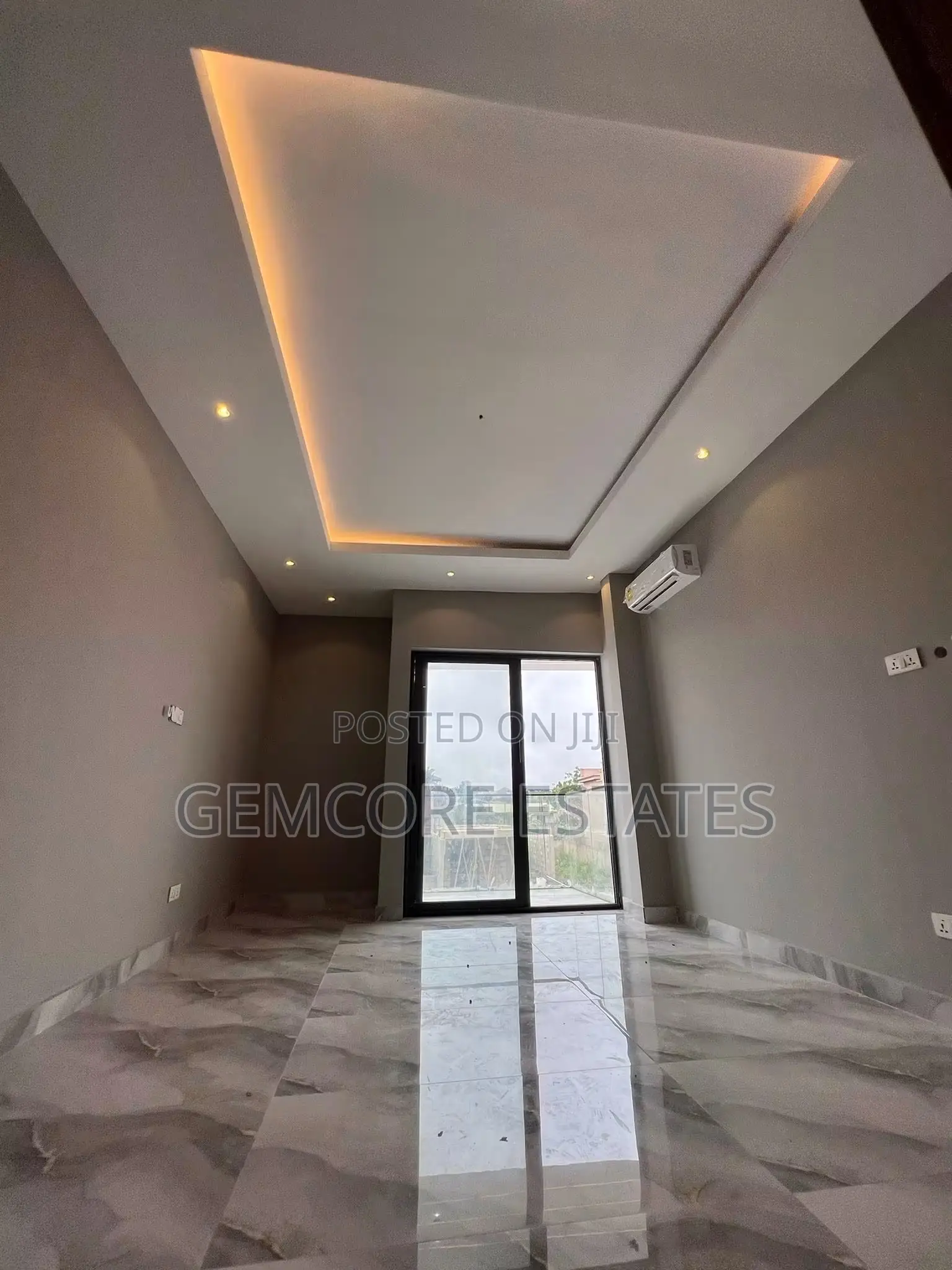 2bdrm Townhouse/Terrace in School Junction, Ashaley Botwe for sale