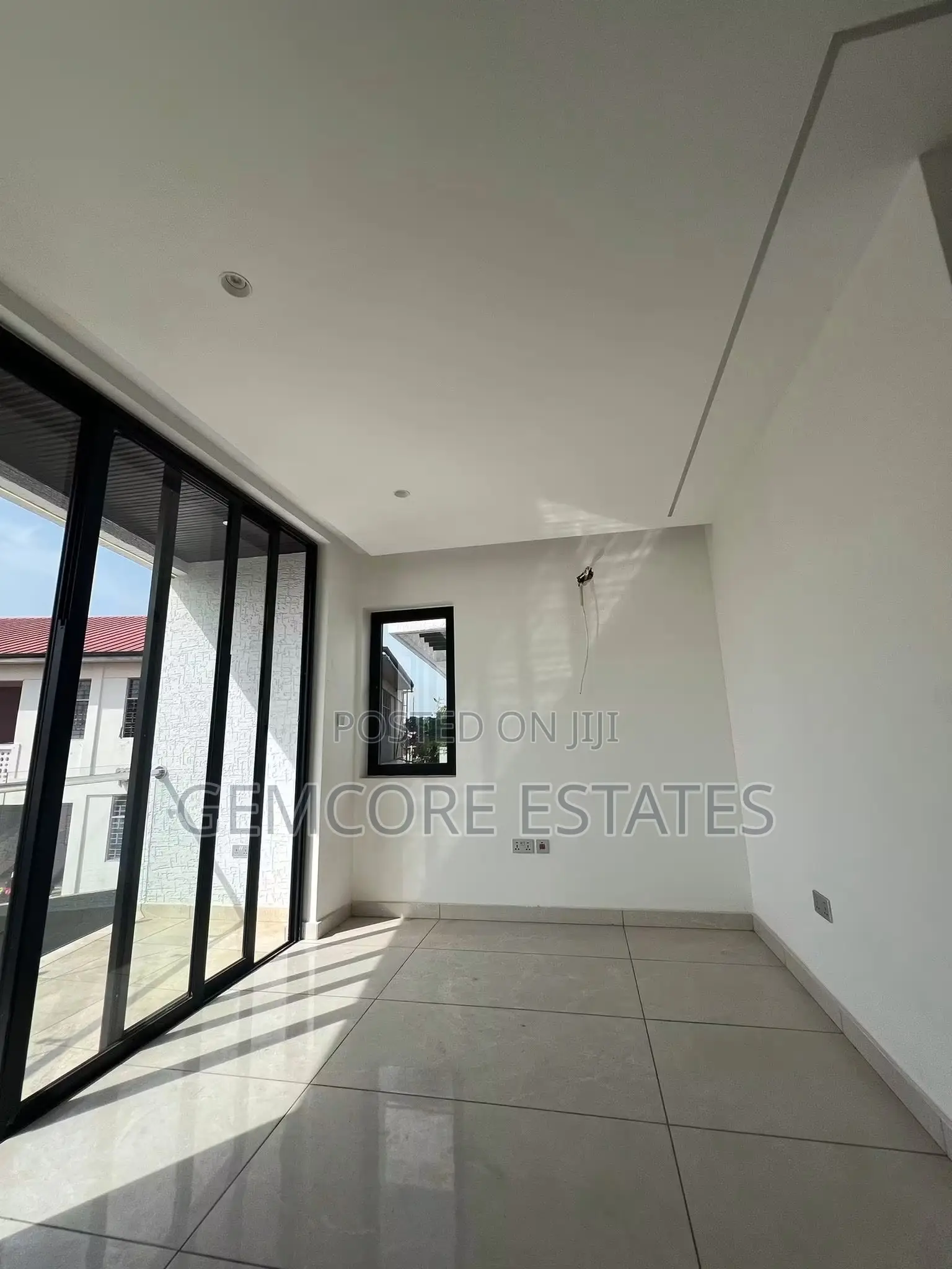 3bdrm House in School Junction, Ashaley Botwe for sale