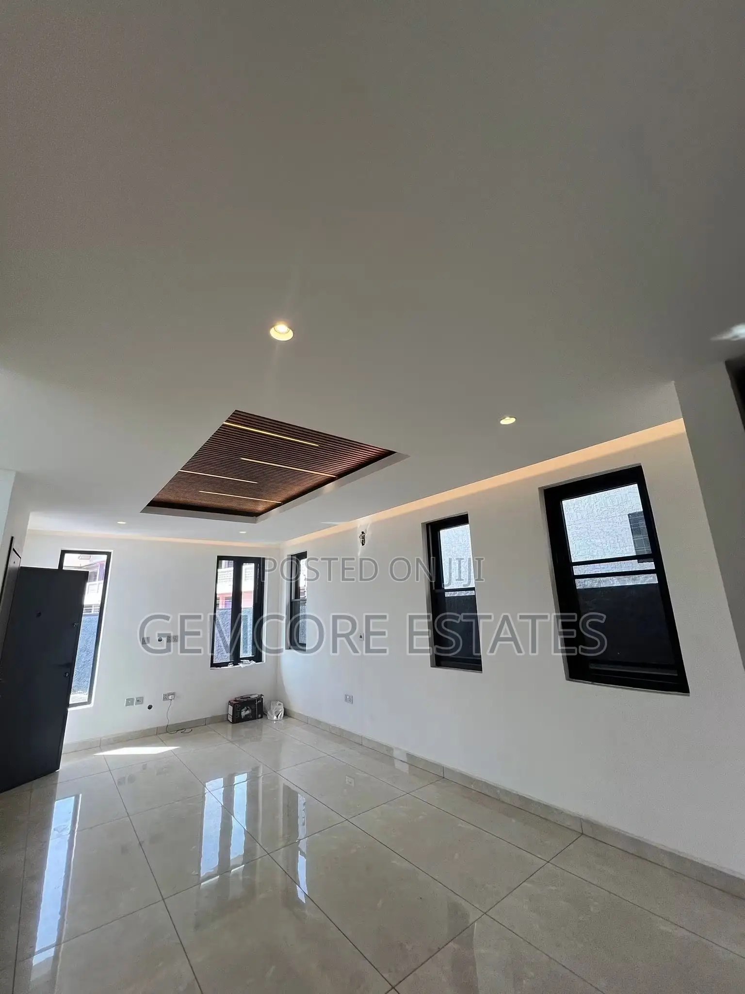 3bdrm House in School Junction, Ashaley Botwe for sale