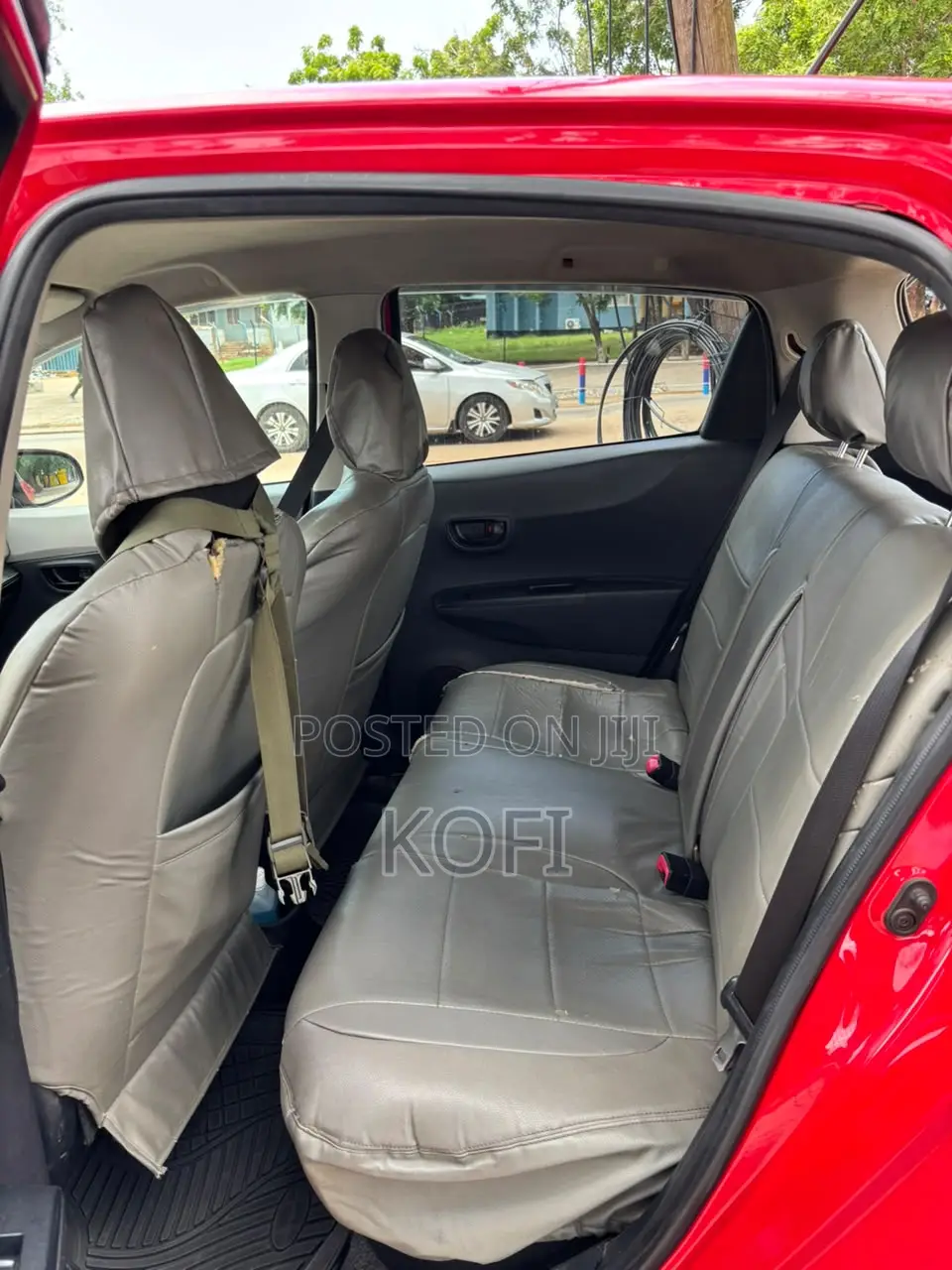 Toyota Vitz 2012 Red