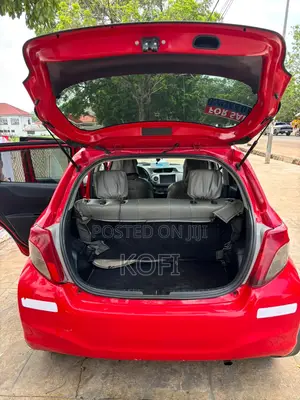 Toyota Vitz 2012 Red