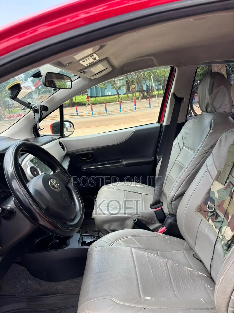 Toyota Vitz 2012 Red