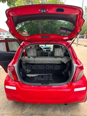 Toyota Vitz 2012 Red